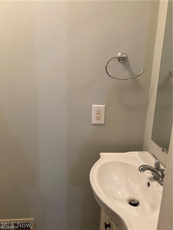 3704 Dawning Avenue, Cleveland, OH - Photo 8