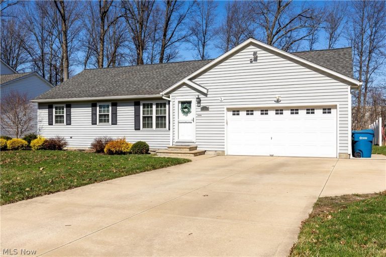 37502 Doovys Street, Avon, OH - Photo 2