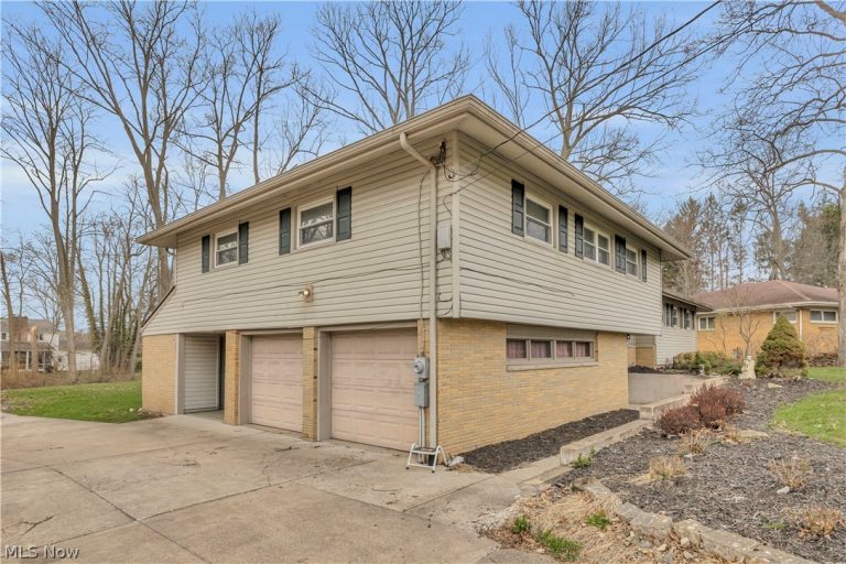 6624 Ronjoy Place, Youngstown, OH - Photo 3