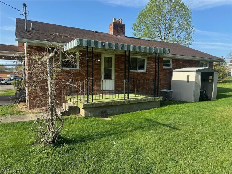 2407 36th Street, Parkersburg, WV - Photo 4