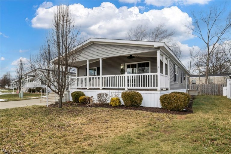378 Pin Oak, Elyria, OH - Photo 2