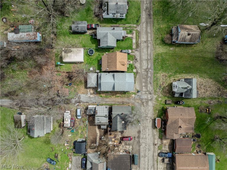 22862 Norman Avenue, Alliance, OH - Photo 4