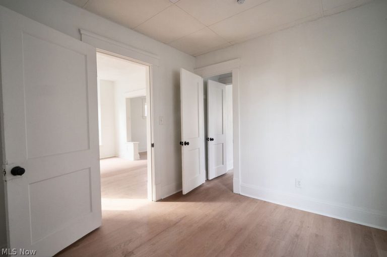 9714 Orleans Avenue, Cleveland, OH - Photo 5