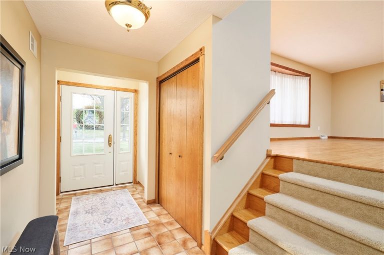 6403 Huntington Drive, Solon, OH - Photo 3