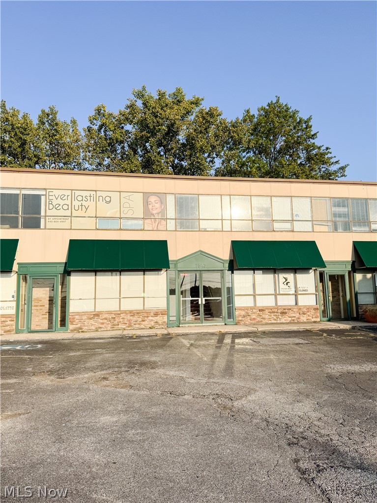 7543 Broadview Road, Seven Hills, OH, 44131