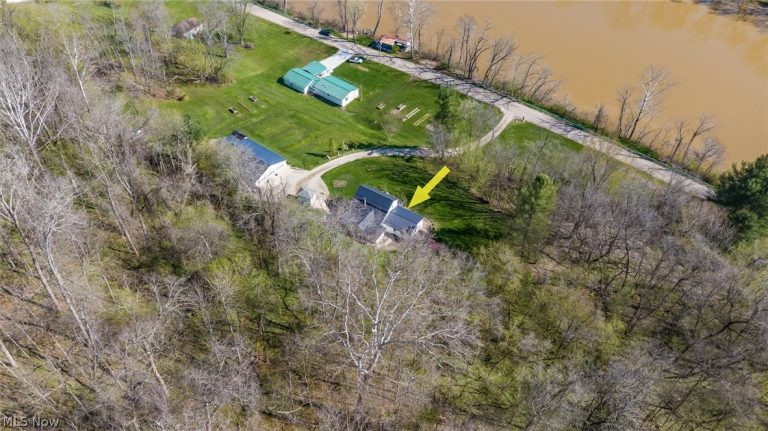 10155 Old River Road, Blue Rock, OH - Photo 3