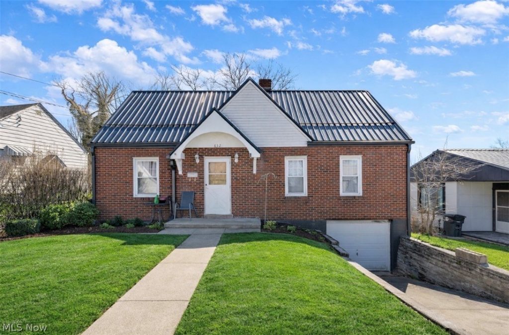 832 Buena Vista Boulevard, Steubenville, OH
