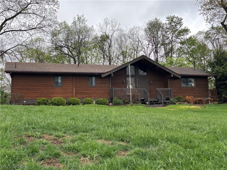 2180 Kimberley Drive, Dover, OH, 44622