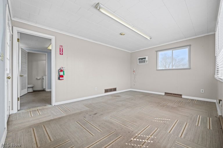 1950 Freedom Avenue, Alliance, OH - Photo 6