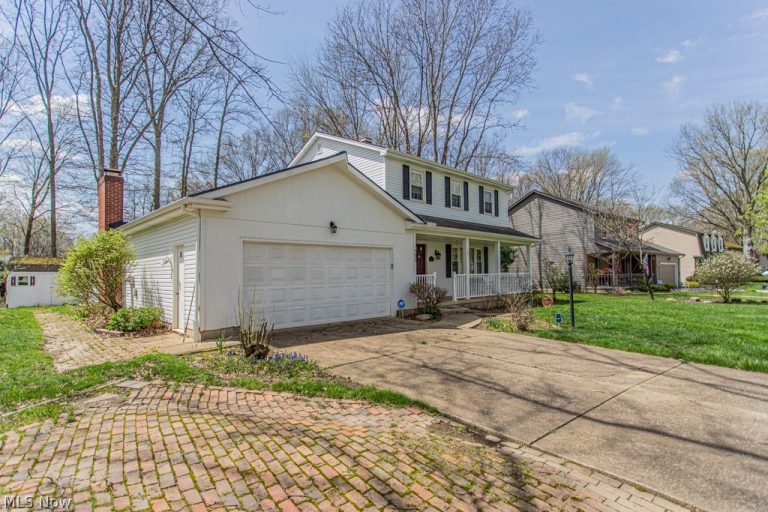 733 Squirrel Hill Court, Boardman, OH - Photo 3