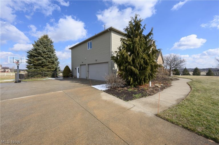1617 Charolais Street, Uniontown, OH - Photo 5