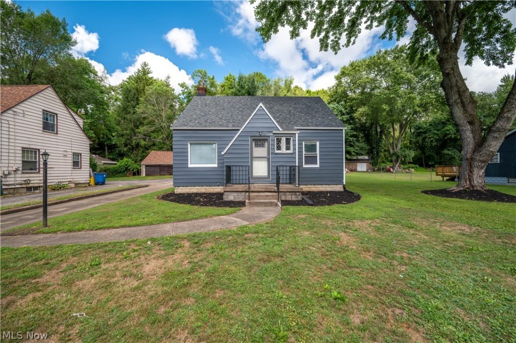 3712 Logan Way, Youngstown, OH