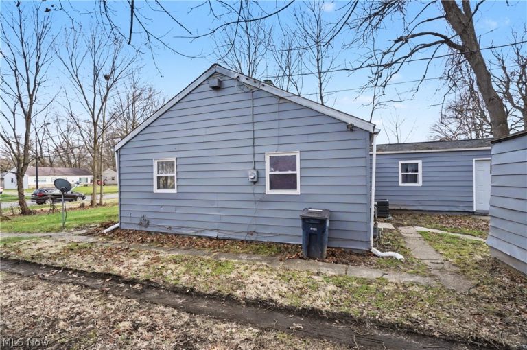 1276 Frederick Boulevard, Akron, OH - Photo 5