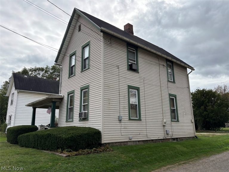 435 Hazlett Avenue, Canton, OH - Photo 3