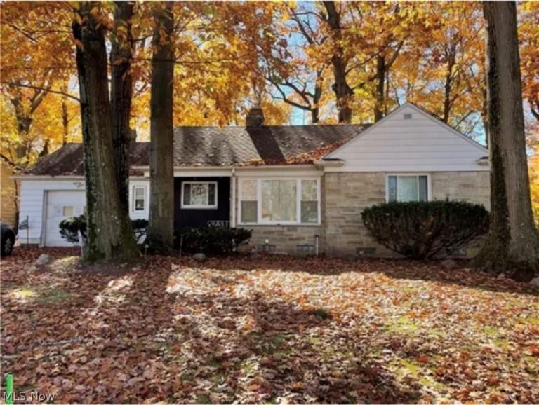 2460 Belvoir Boulevard, Cleveland, OH, 44121