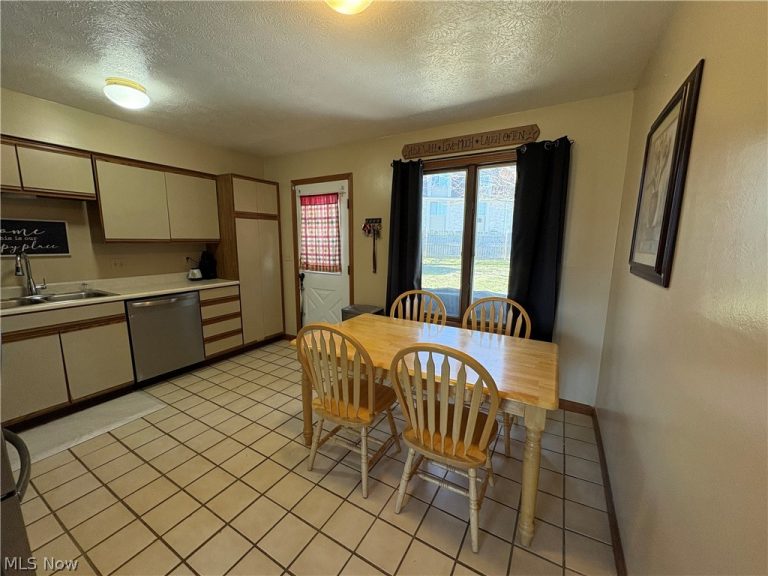 50 Main Street, Austintown, OH - Photo 3
