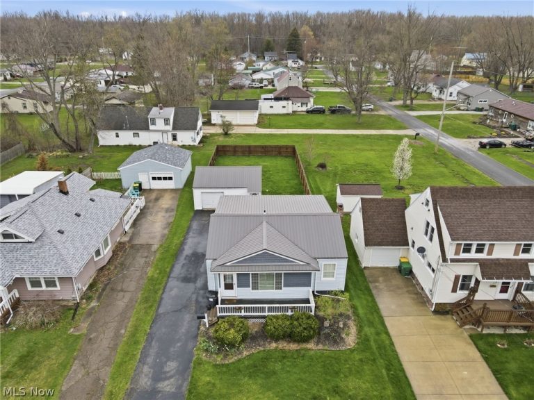 229 Elm Street, Geneva, OH - Photo 3