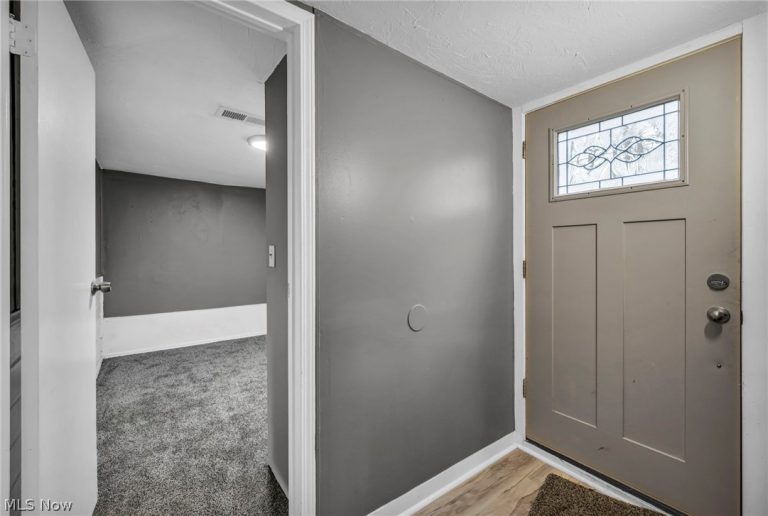 6171 Lee Road, North Ridgeville, OH - Photo 6