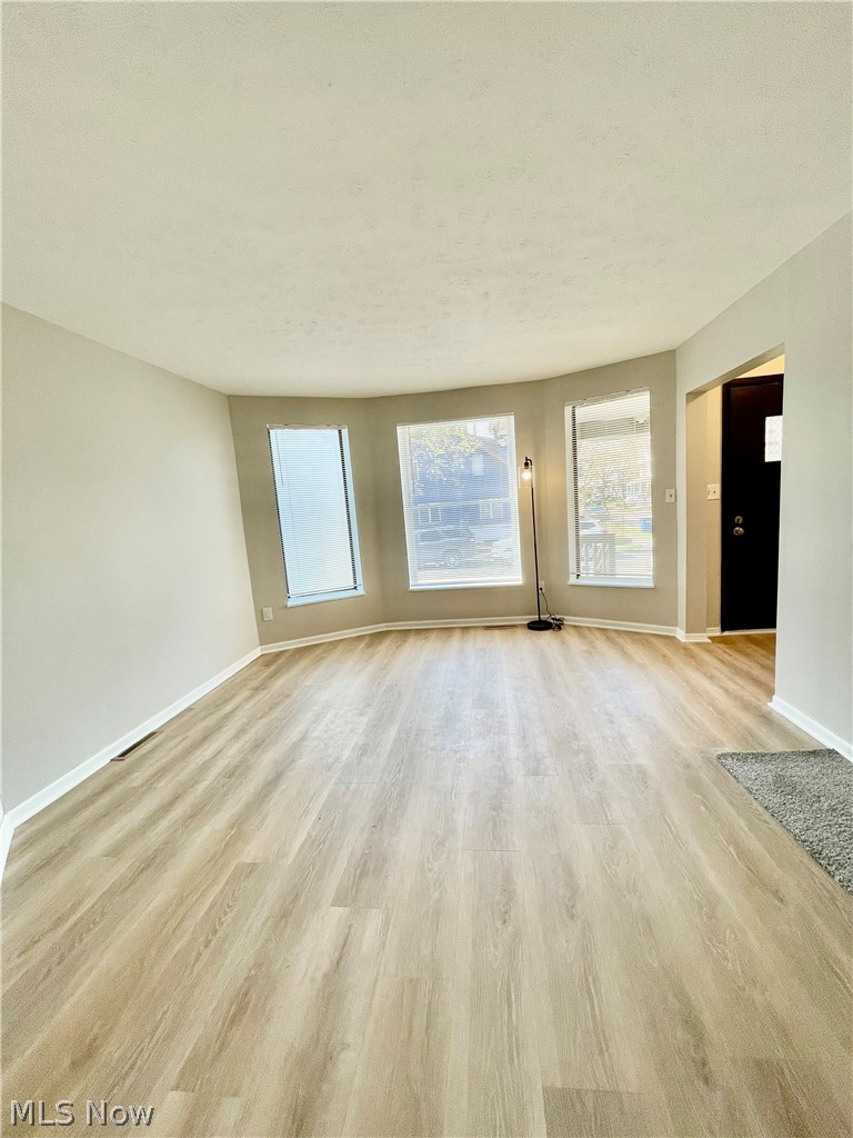 9229 Rosalind Avenue, Cleveland, OH - Photo 4