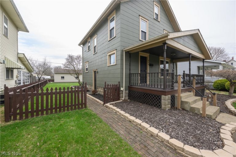 856 Baker Avenue, New Philadelphia, OH - Photo 2