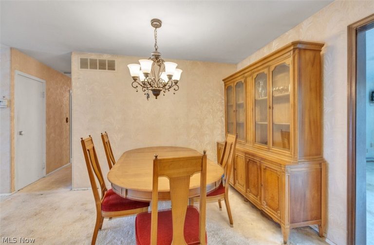 1231 Ranchland Drive, Mayfield Heights, OH - Photo 6