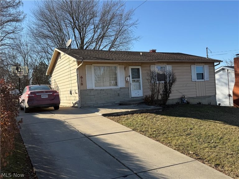618 Hartford Avenue, Youngstown, OH - Photo 3