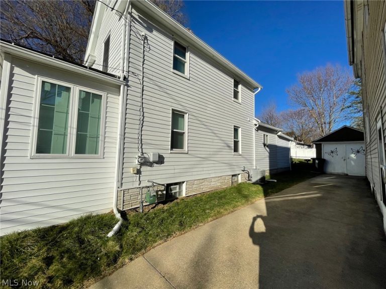 1215 Sherman Street, Akron, OH - Photo 2