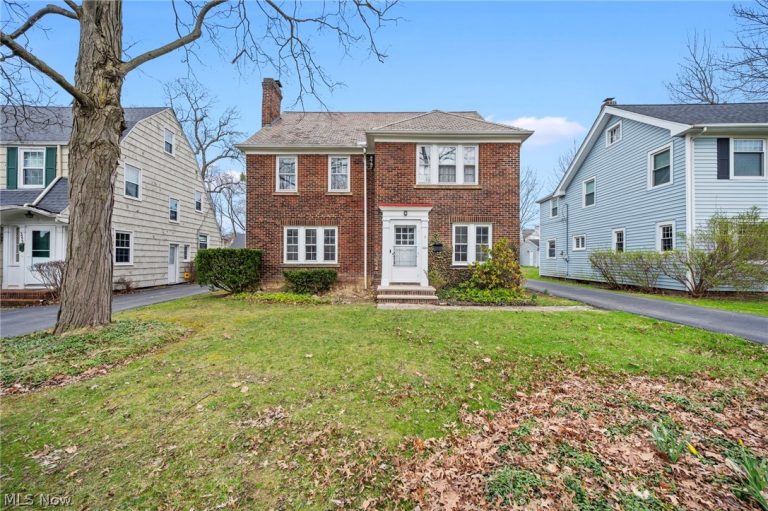 3281 Braemar Road, Shaker Heights, OH - Photo 2