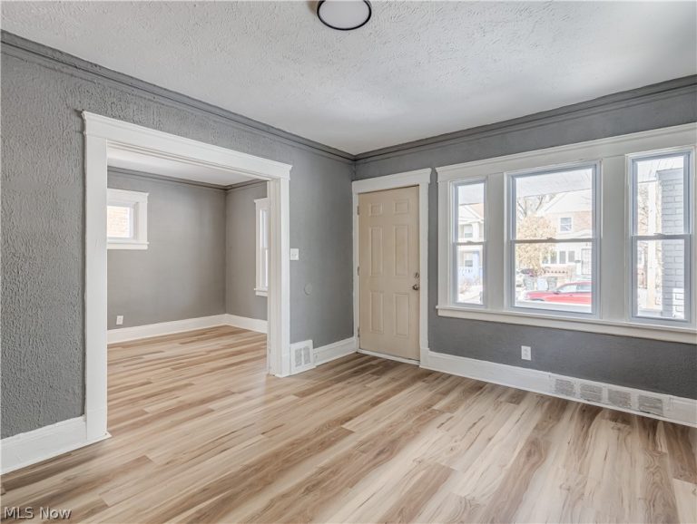 12516 Griffing Avenue, Cleveland, OH - Photo 5