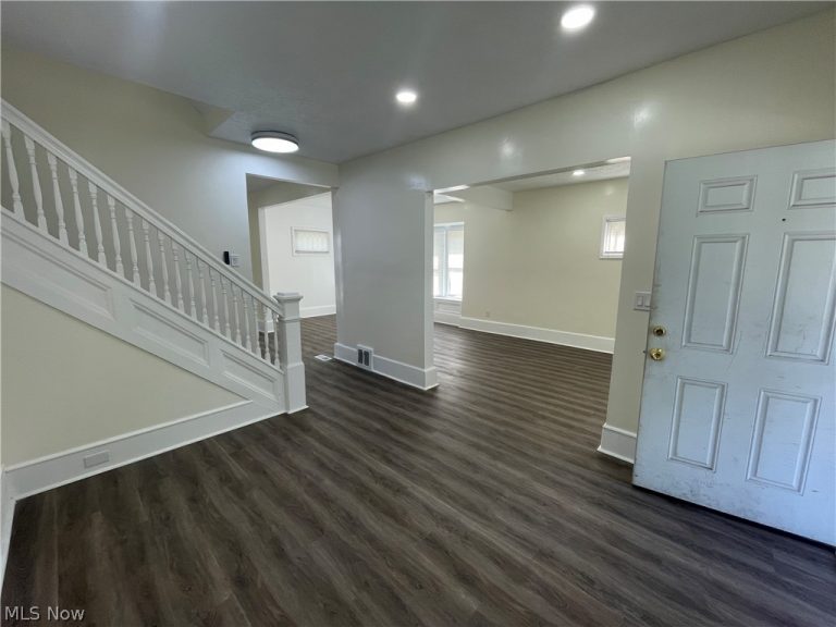 14101 Strathmore Avenue, East Cleveland, OH - Photo 6