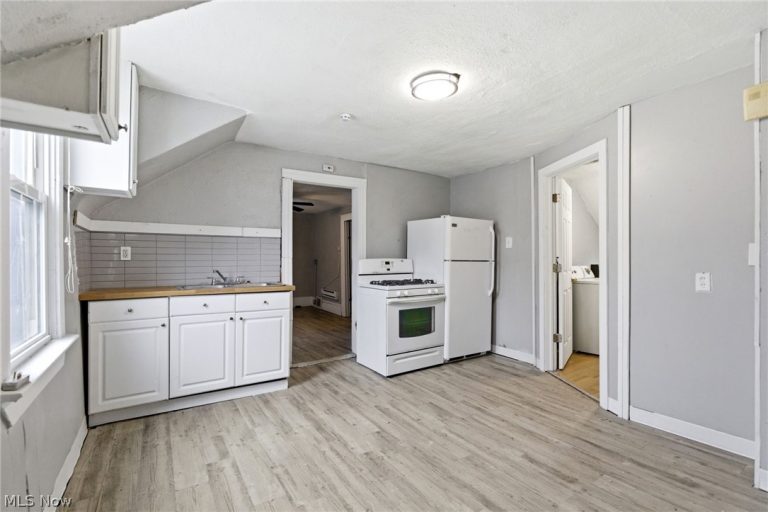 4067 57th Street, Cleveland, OH - Photo 3