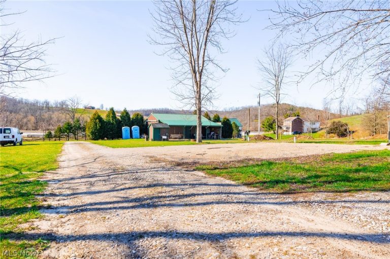 37850 Cadiz Dennison Road, Cadiz, OH - Photo 8