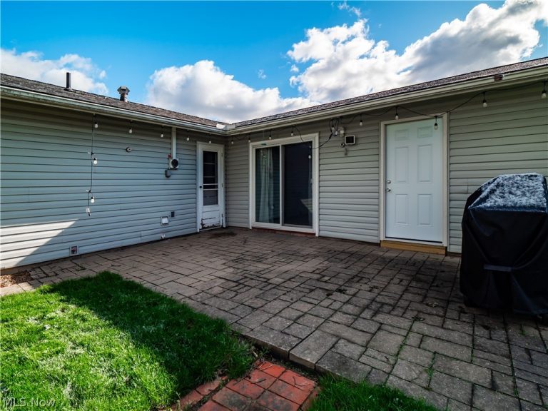 760 Trotter Lane, Berea, OH - Photo 2