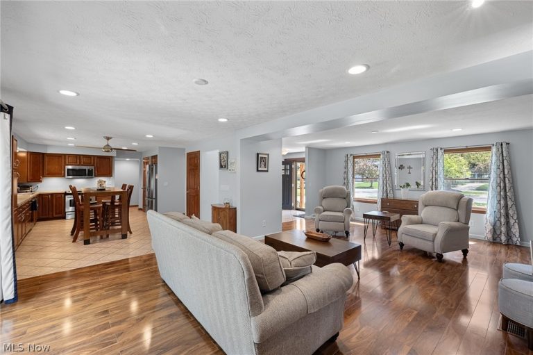 27446 Benwood Circle, North Olmsted, OH - Photo 8