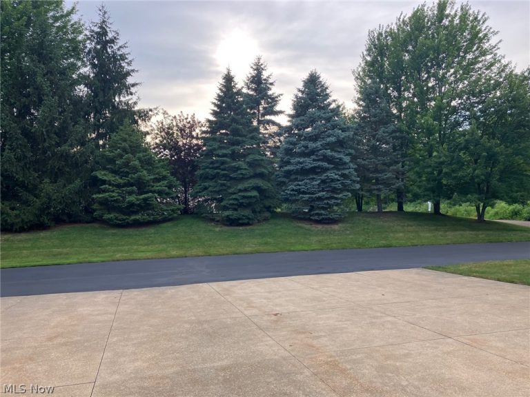 3125 Whitewood Street #5, North Canton, OH - Photo 3