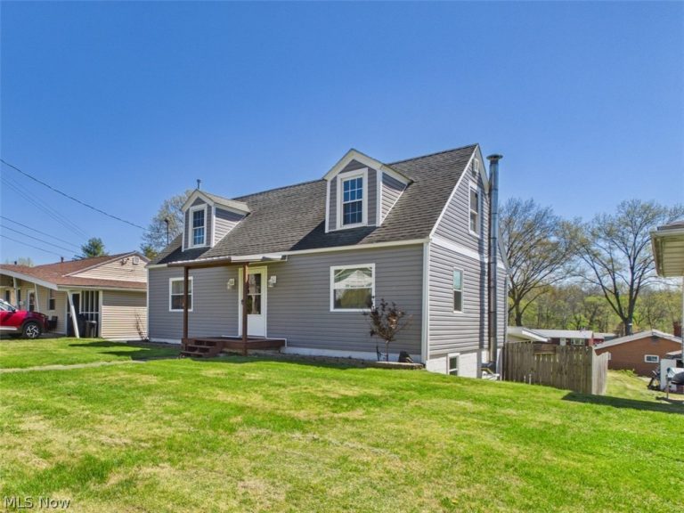 2702 Cleveland Avenue, Parkersburg, WV, 26104