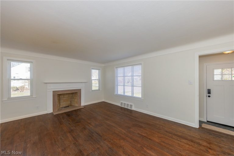 1560 Holmden Road, South Euclid, OH - Photo 6