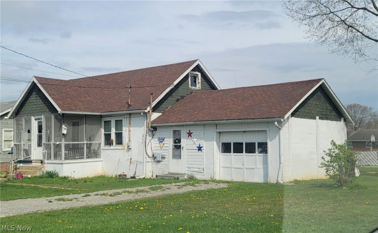 Lenore Street, Parkersburg, WV, 26101