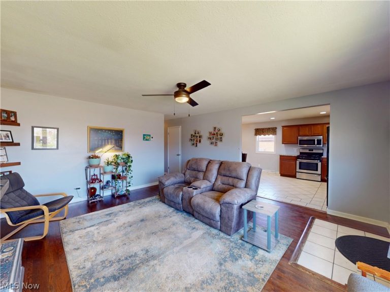 2821 Wales Avenue, Parma, OH - Photo 6