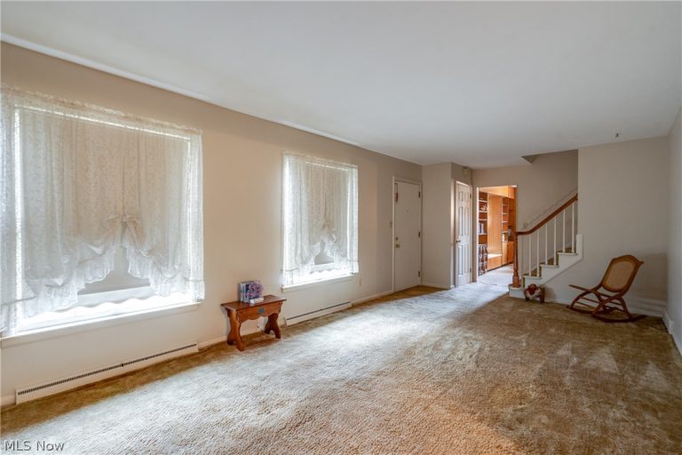 584 Hawkins Avenue, Akron, OH - Photo 5