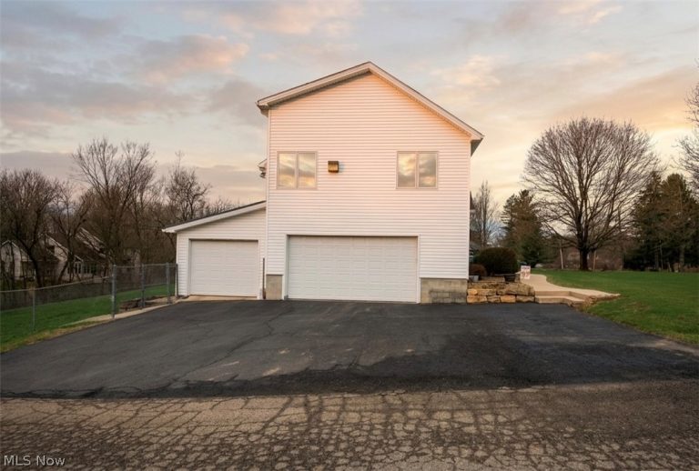9332 Howland Springs Road, Warren, OH - Photo 5