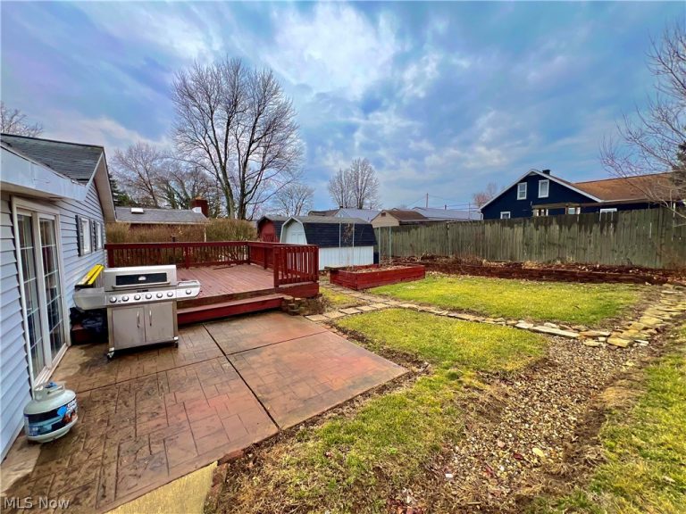 325 Mckinley Avenue, Carrollton, OH - Photo 6