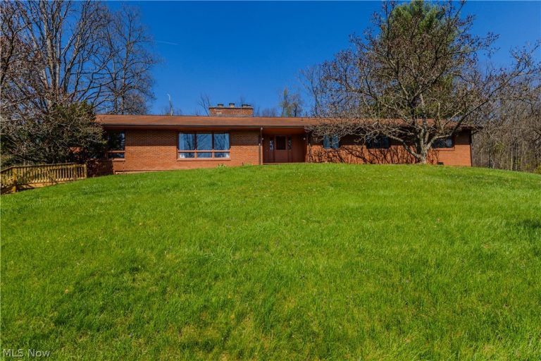 100 Crestwood Circle, Marietta, OH, 45750