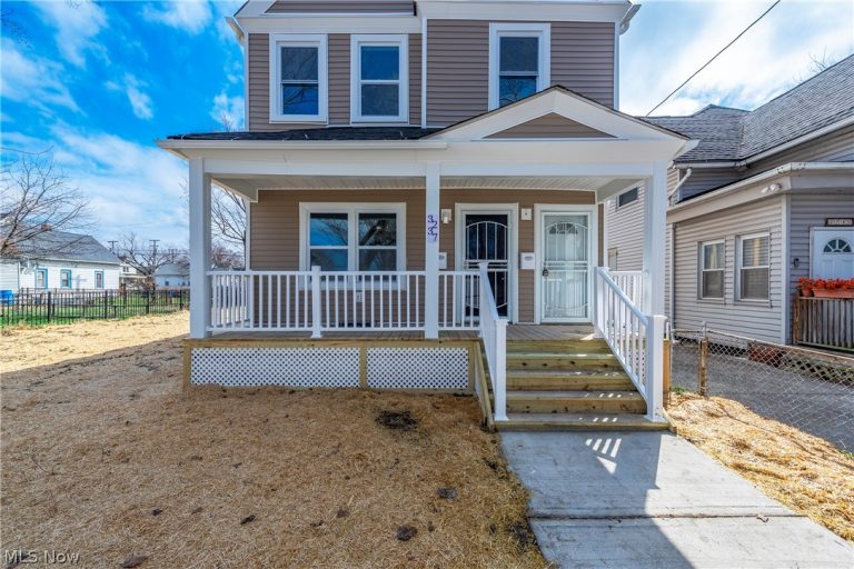 3237 Seymour Avenue, Cleveland, OH - Photo 3