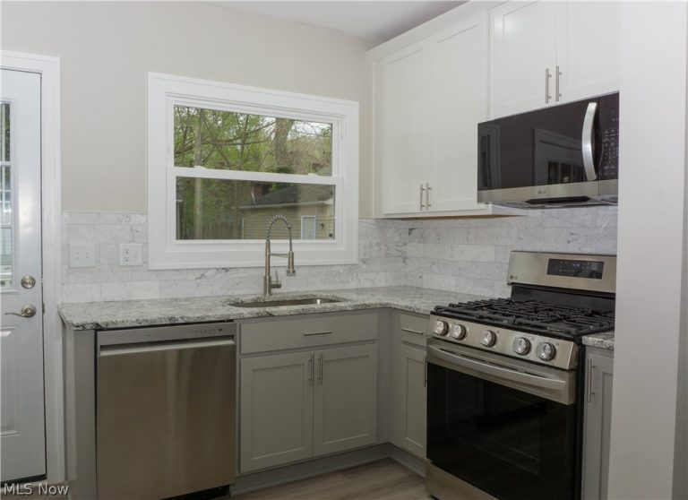 3970 Monticello Boulevard, Cleveland Heights, OH - Photo 5