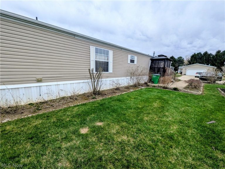 592 Sandtrap Circle, Painesville, OH - Photo 6