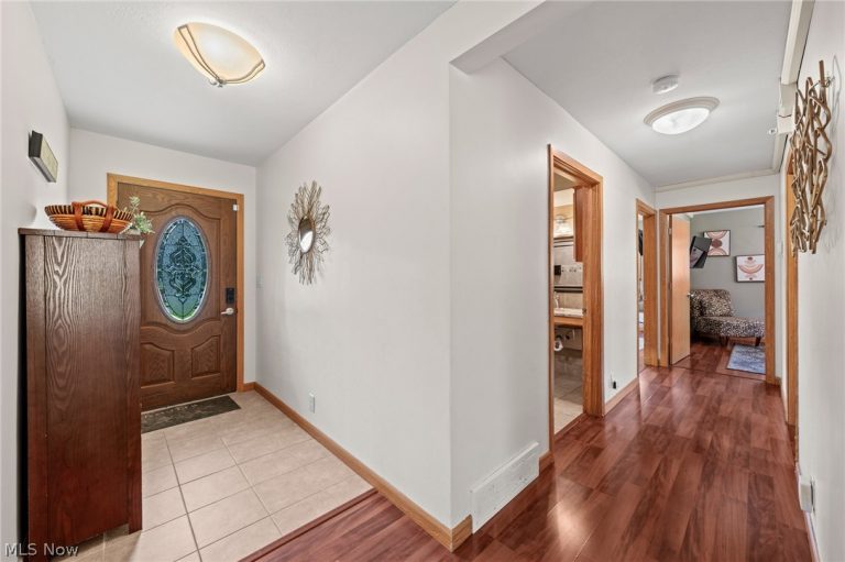 327 Miller Road, Akron, OH - Photo 4