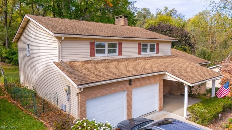121 Beckett Court, St Clairsville, OH - Photo 2