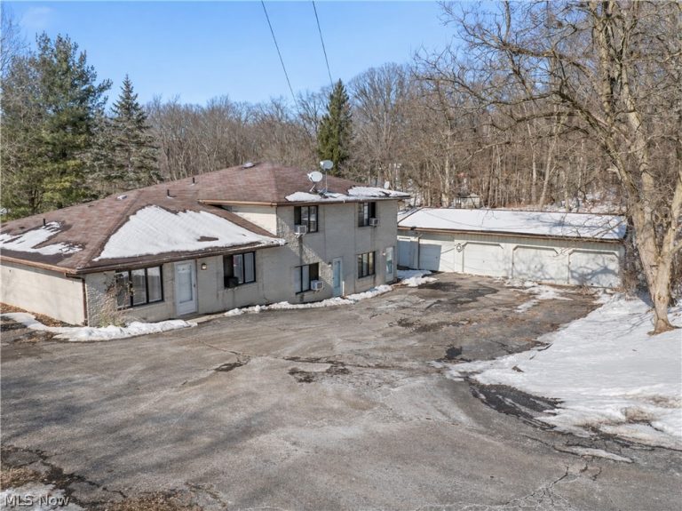 12447 Cleveland Avenue, Uniontown, OH - Photo 2