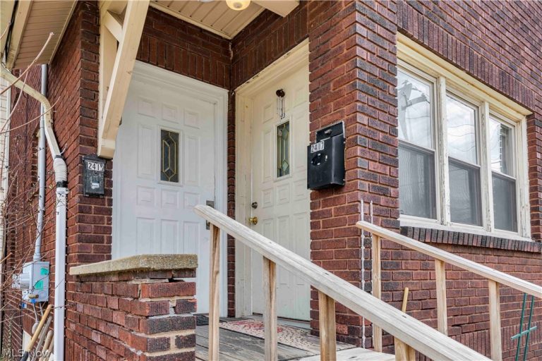 2417-2419 Elm Street, Youngstown, OH - Photo 3